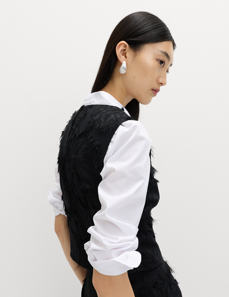 Floral Jacquard Fringed V-Neck Tailored Top