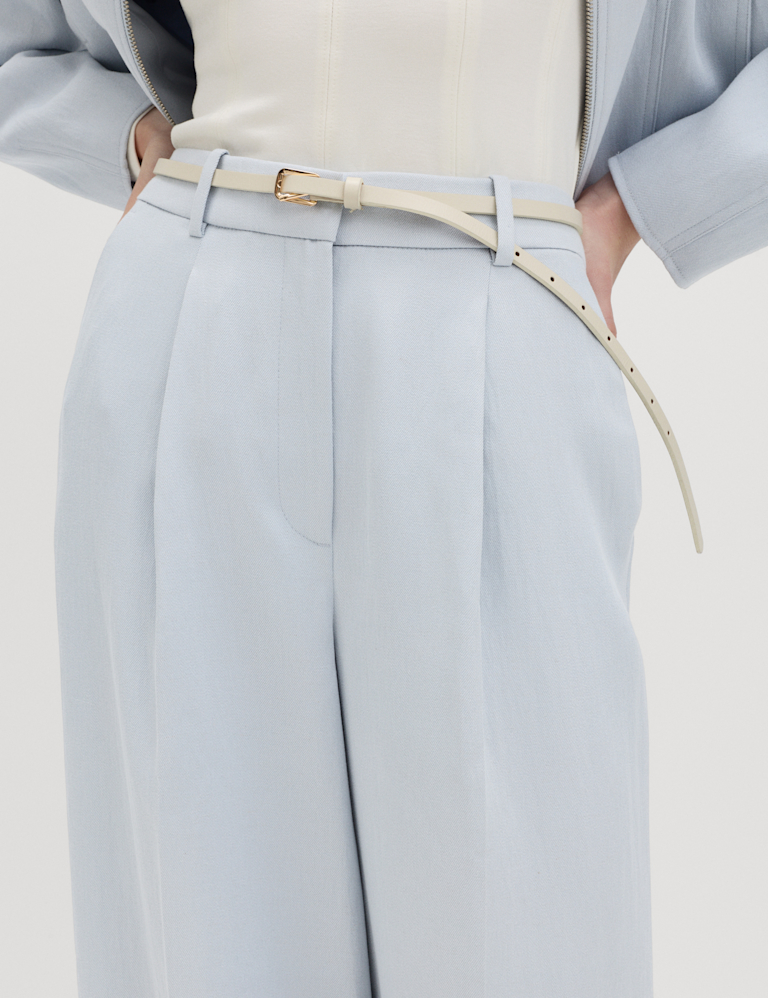 Relaxed Trousers with Linen